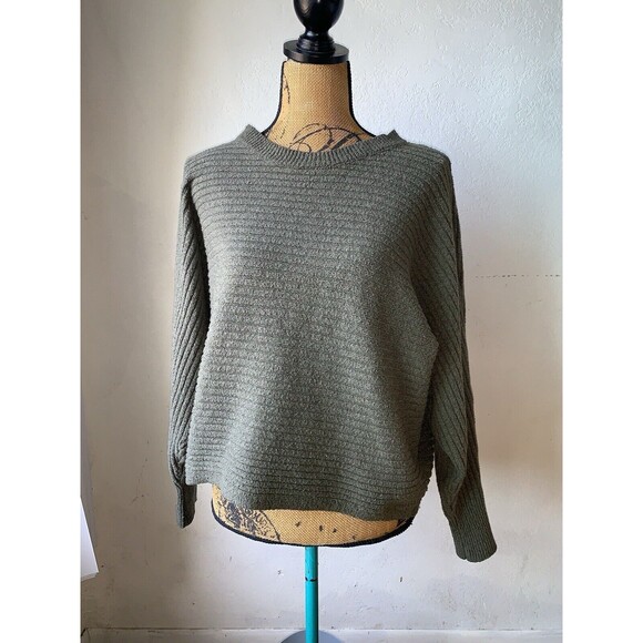 So Womens Knit Sweater Top Size MED Green Round Neck Long Dolman Sleeves - Picture 1 of 10